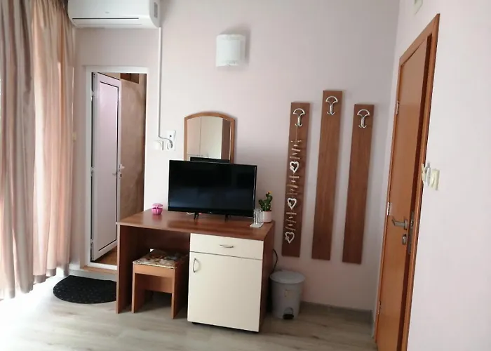 Yana Konukevi Naousa